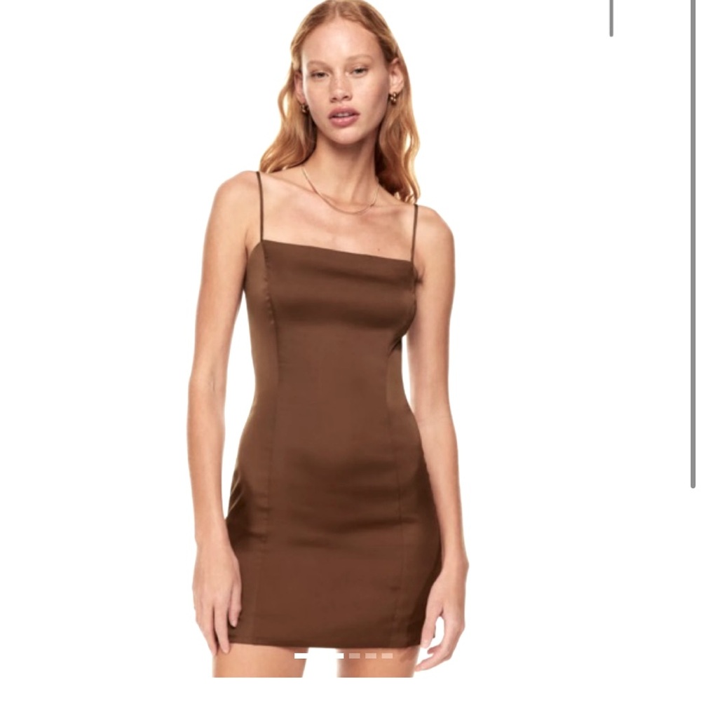 ARITZIA Rich Mocha Brown Satin cami mini Slip Dress
Small EUC beautiful